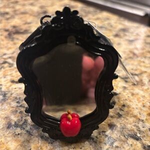 Black Villain Mirror Keychain Pocketbac
